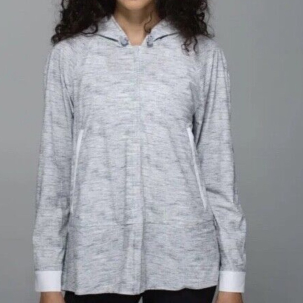 [8]Lululemon Athletica Gray Hoodie Sweatshirt